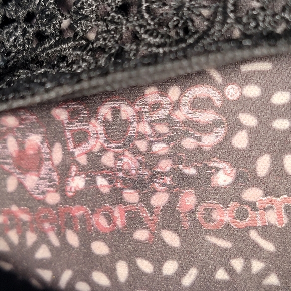 Bobs size 9 lace style embroidery designs and elastic for easy removal and wear. - Picture 6 of 9